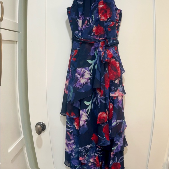 🌸 Tahari by Arthur S. Levine Floral Tiered Maxi Dress – Size 10 - Picture 4 of 6